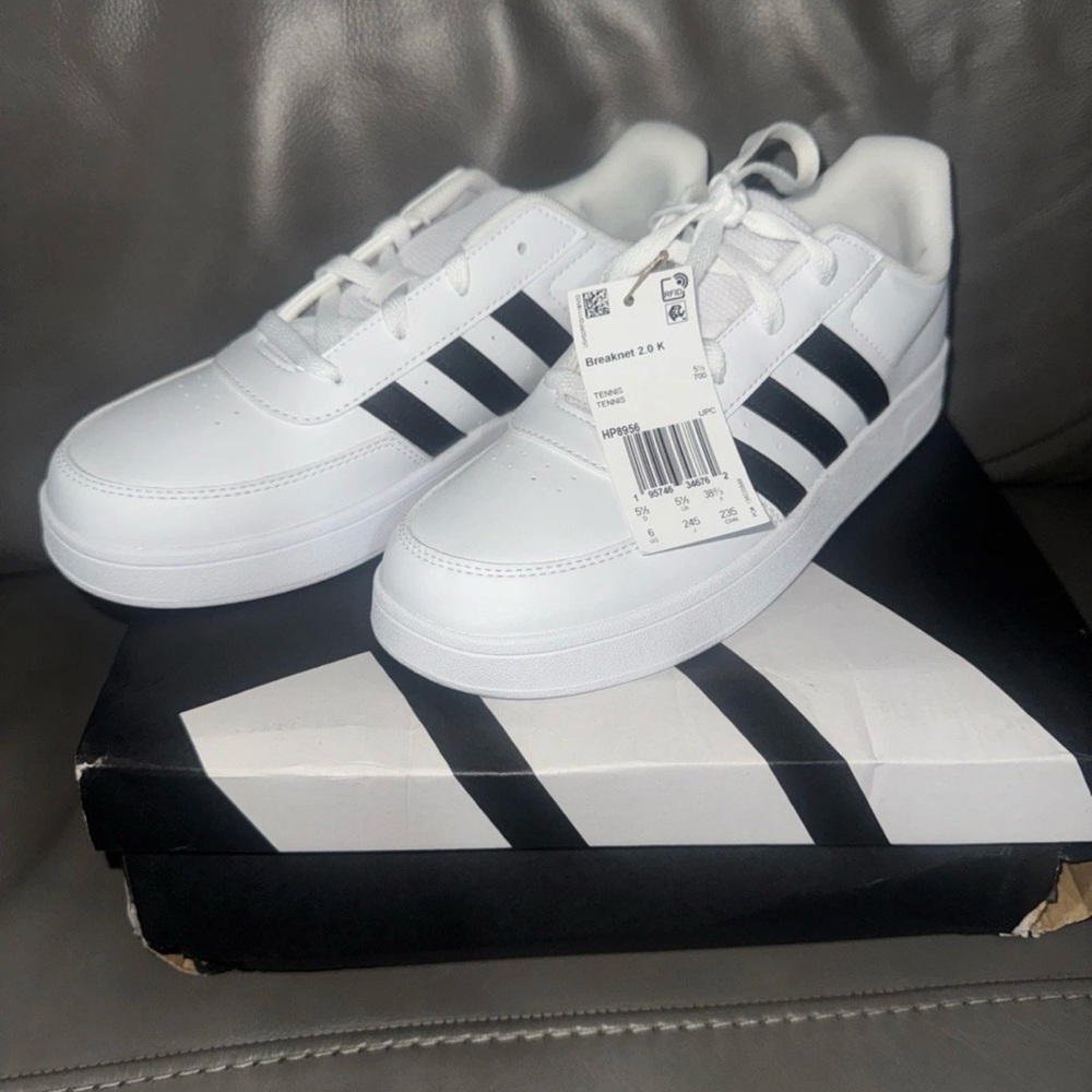 Adidas Breaknet 2.0 K White and Black Shoes brand new with tags